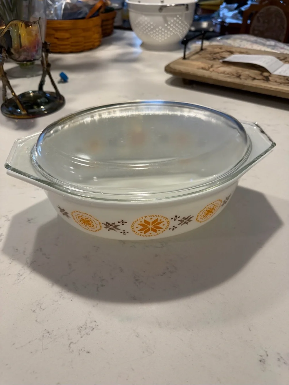 Pyrex Vintage Casserole Dish Town County 2.5 qt  with Lid
